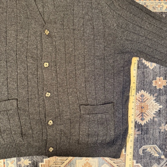 Club Room Men’s 100% Lambswool V-neck Charcoal Gray Button Cardigan Size Large - Picture 8 of 9